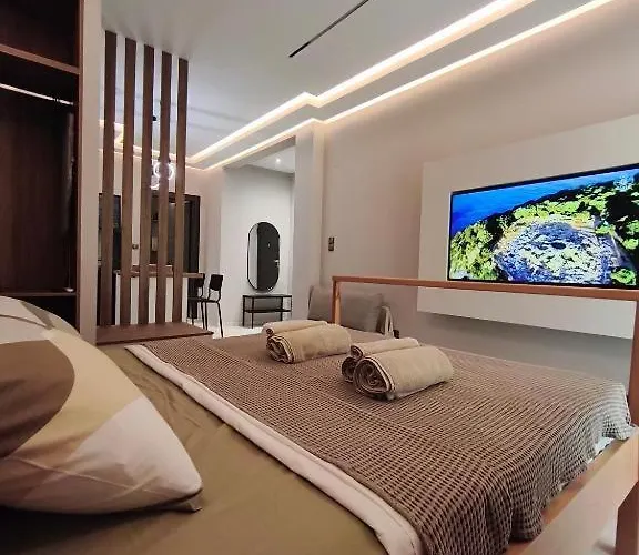 Sea Whisper Luxury Апартаменты *