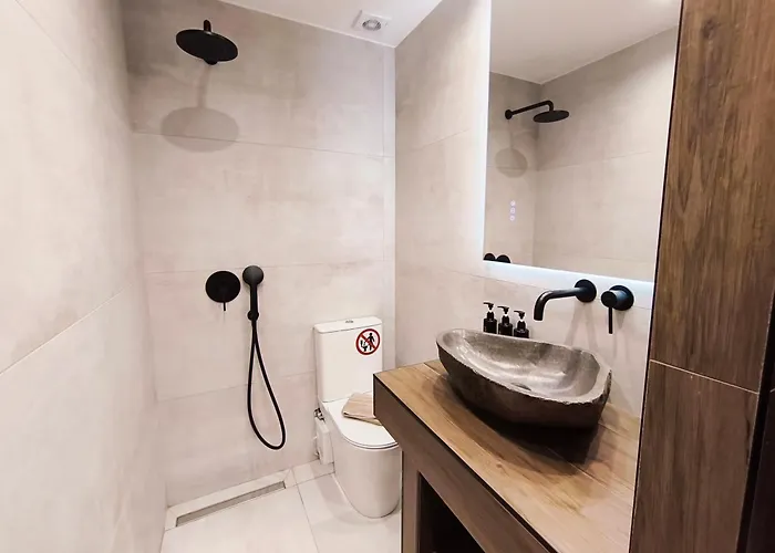 Sea Whisper Luxury Апартаменты *