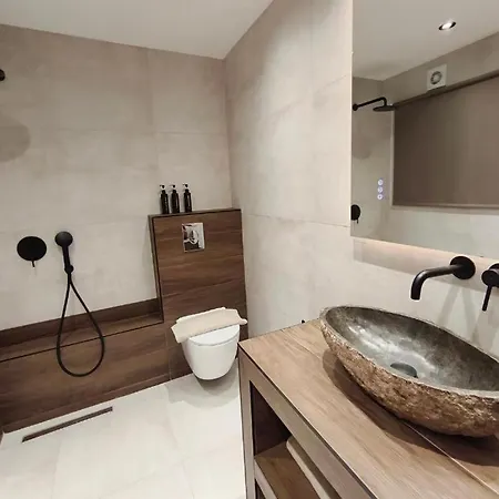 Sea Whisper Luxury Apartment