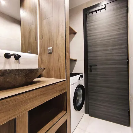 Sea Whisper Luxury Apartment *
