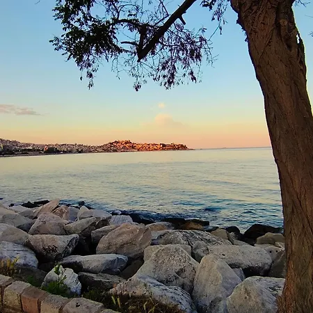 Sea Whisper Luxury アパート カヴァラ